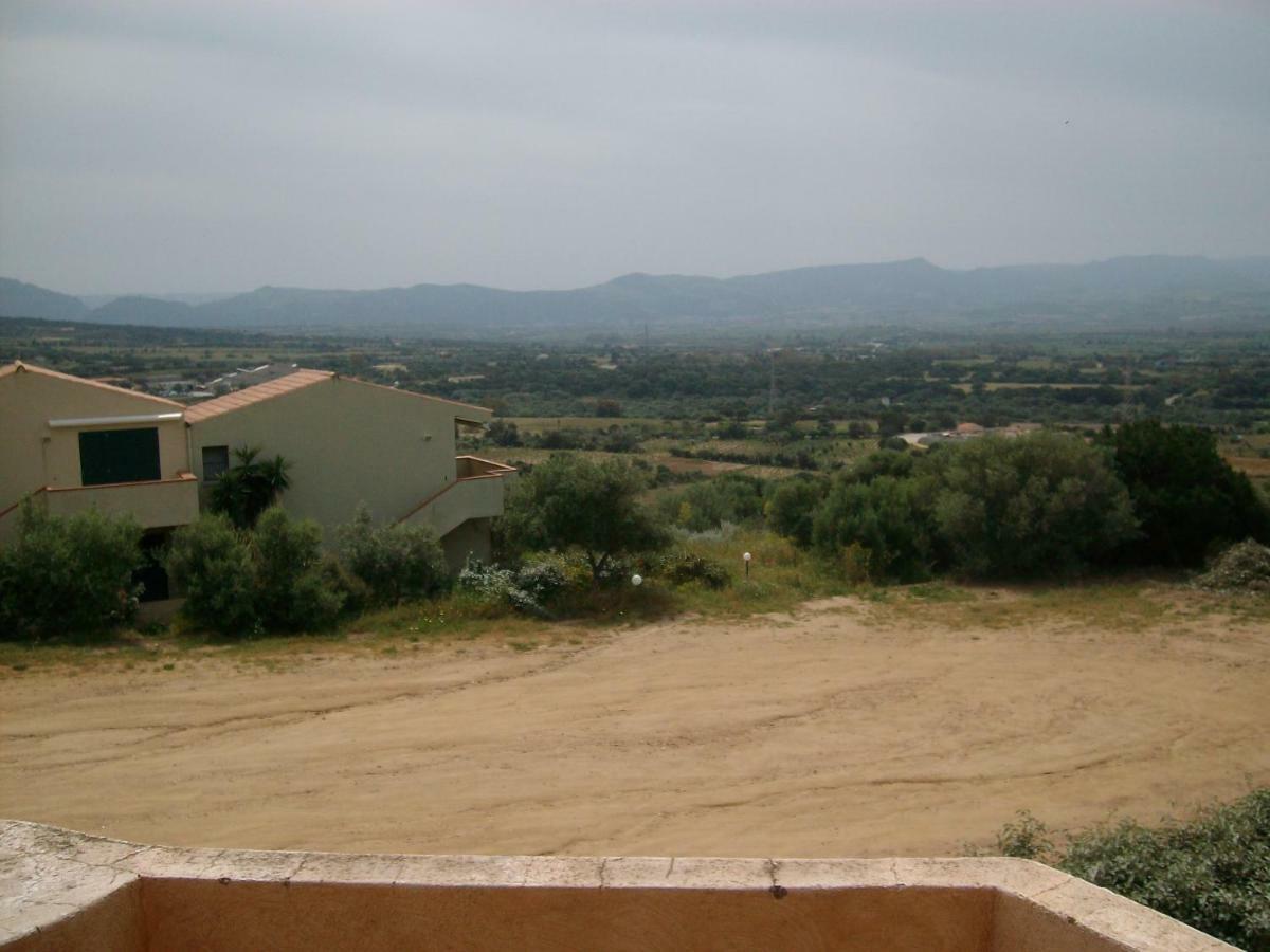 Villa Il Geranio Badesi Exterior foto