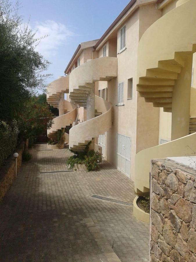 Villa Il Geranio Badesi Exterior foto